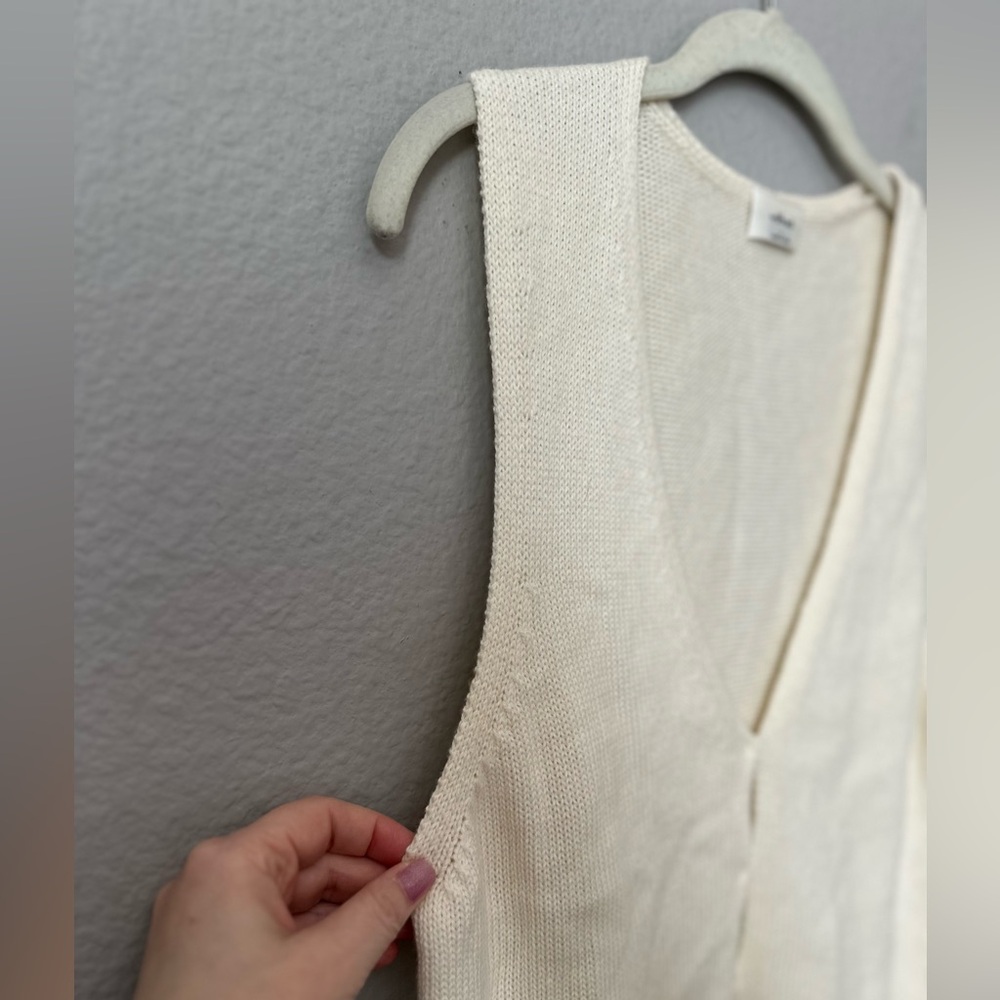 Aritzia Sweater Vest - Picture 5 of 7
